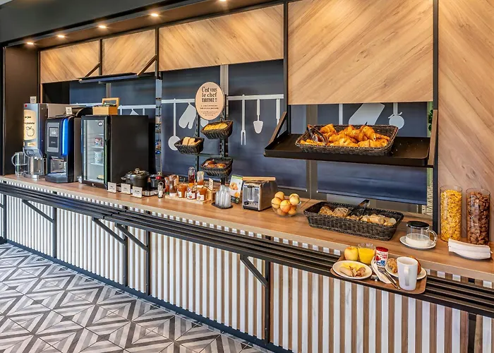 Bordeaux Andre De Cubzac מלון *