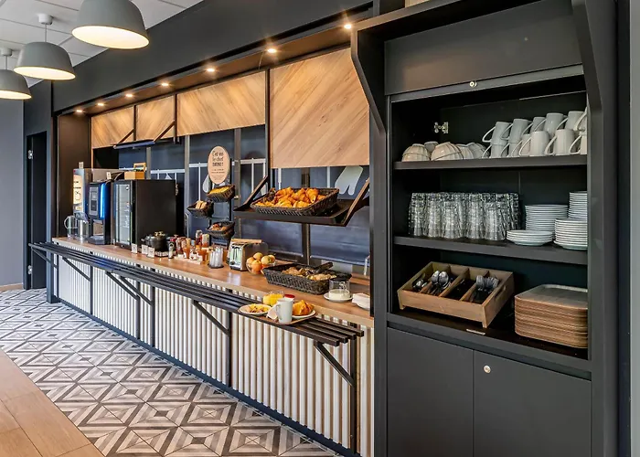 Bordeaux Andre De Cubzac מלון