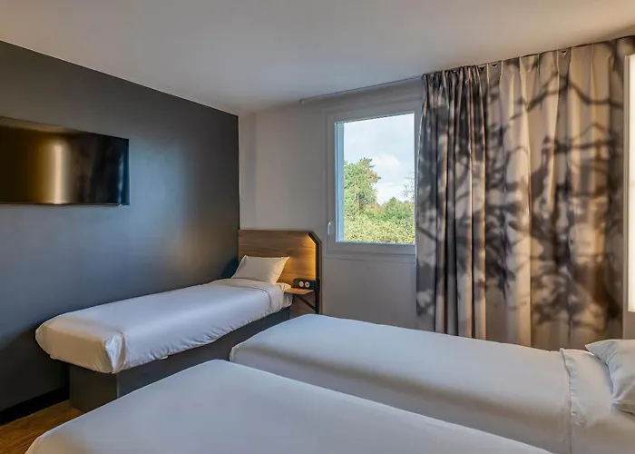 מלון Bordeaux Andre De Cubzac Saint-André-de-Cubzac